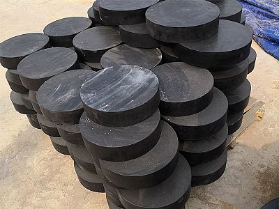 东台市板式橡胶支座由若干层橡胶片与薄钢板经加压硫化